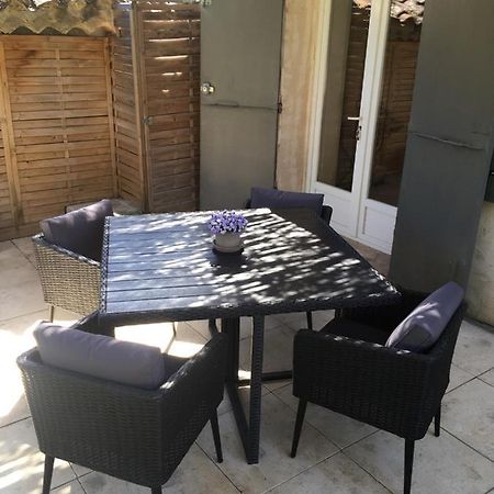 Juste Derriere Chez Nous Villa Boulbon Exterior foto