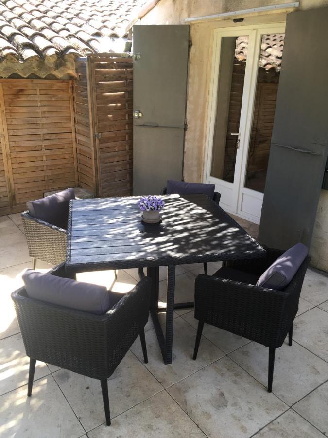 Juste Derriere Chez Nous Villa Boulbon Exterior foto
